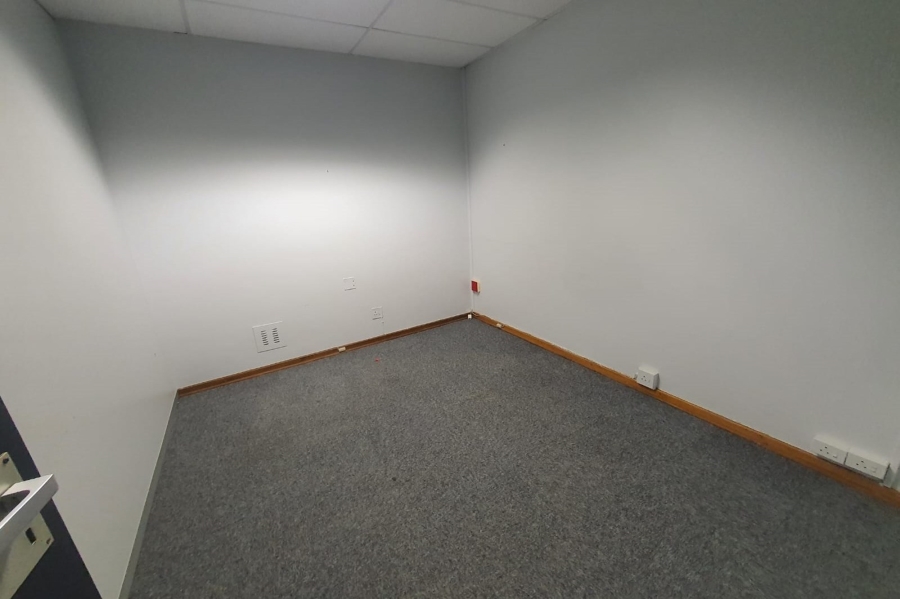 To Let commercial Property for Rent in Walmer Eastern Cape